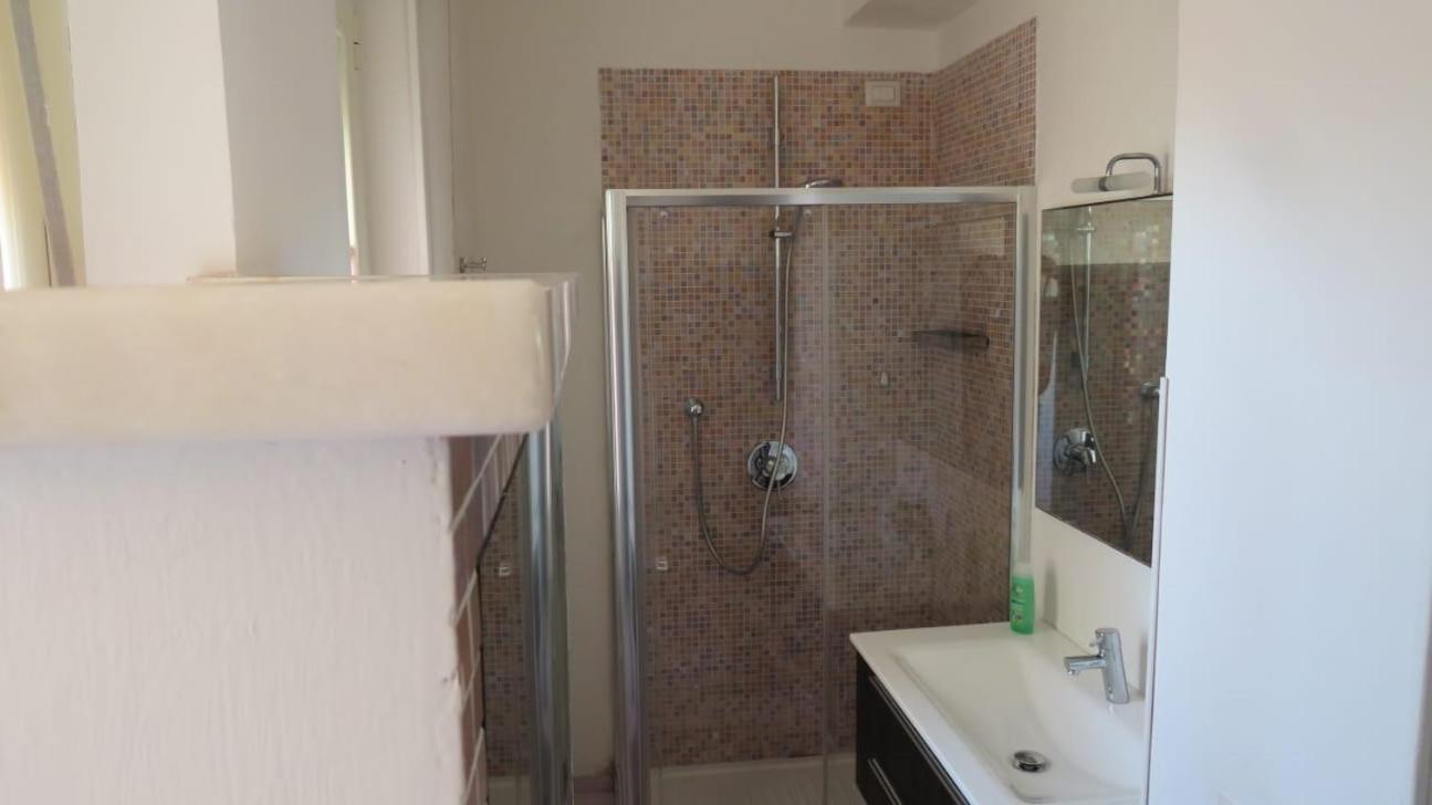 Luna Rossa Rooms Κάλιαρι Δωμάτιο φωτογραφία